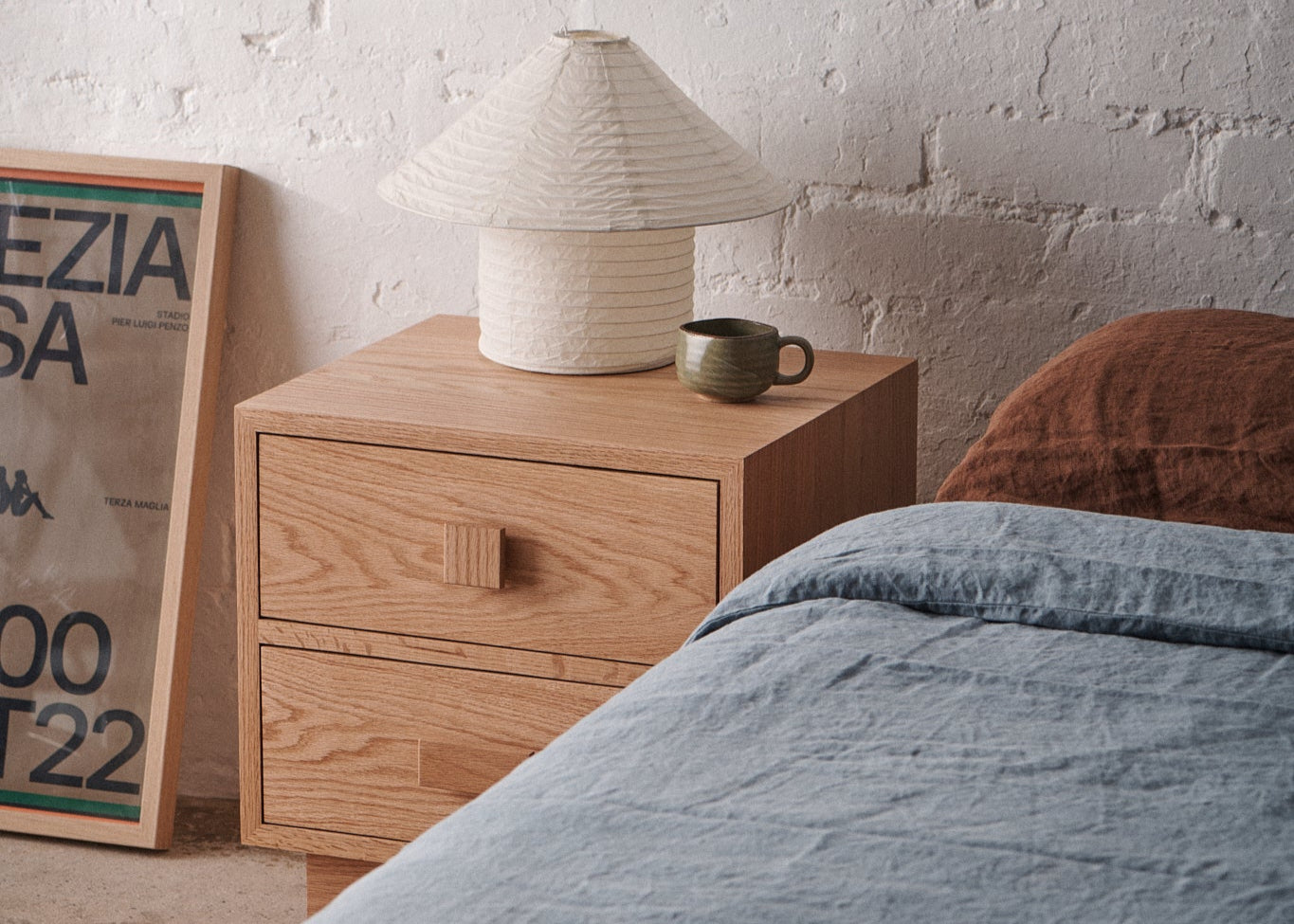 Wren Bedside Table